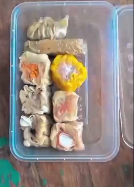 Dimsum dikemas dalam box